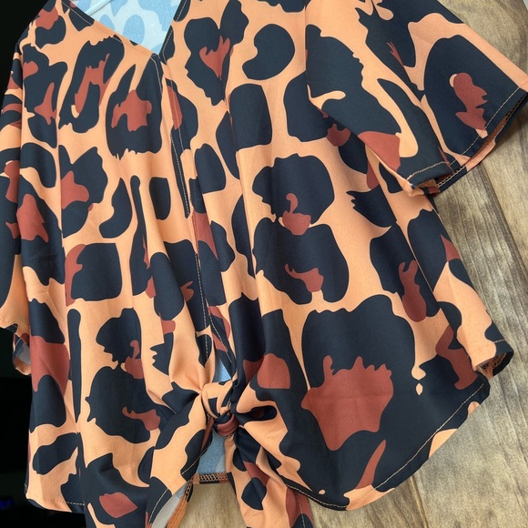 Leopard Print Top V Neck Tied Waist - Picture 2 of 4